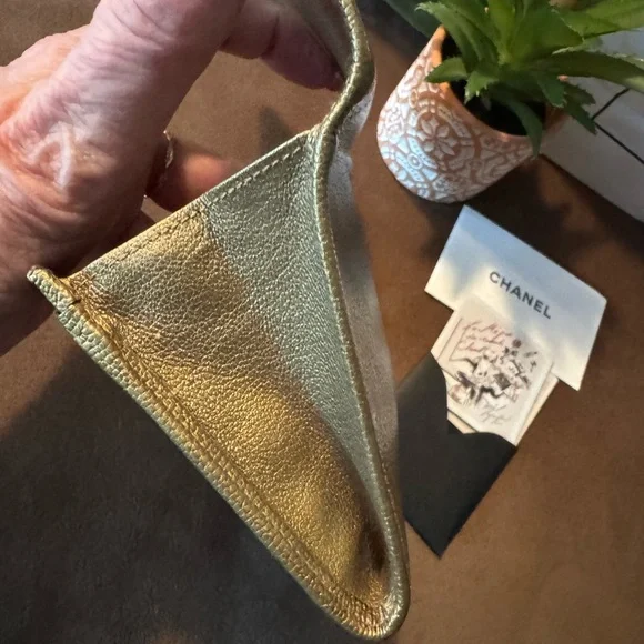 RARE VINTAGE Chanel Gold Wallet In Good Condition With COA - Picture 15 of 17